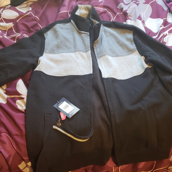 Brand new! Chaps Mens Grey/ Black Color Block zipped light jacket, L. Great gift - Picture 2 of 8